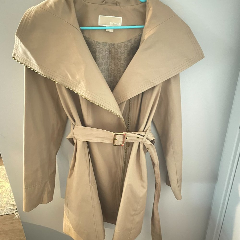 Michael Kors Trench Coat / Beige / Size Medium / Great Condition